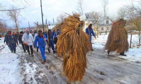 Обряд переодягання, борінка та щедрування по хатах: як маланкують на Коломийщині