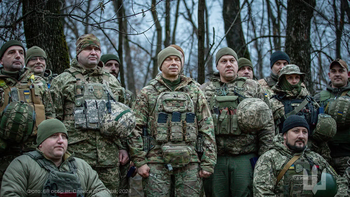 Воїну з Делятина вручили нагрудний знак "Золотий хрест"