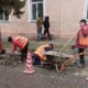 Знову й знову: комунальники вкотре перекладали бруківку на бульварі Лесі Українки