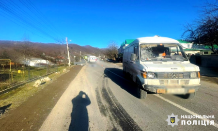 Смертельна ДТП: на Косівщині водій мікроавтобуса збив велосипедиста