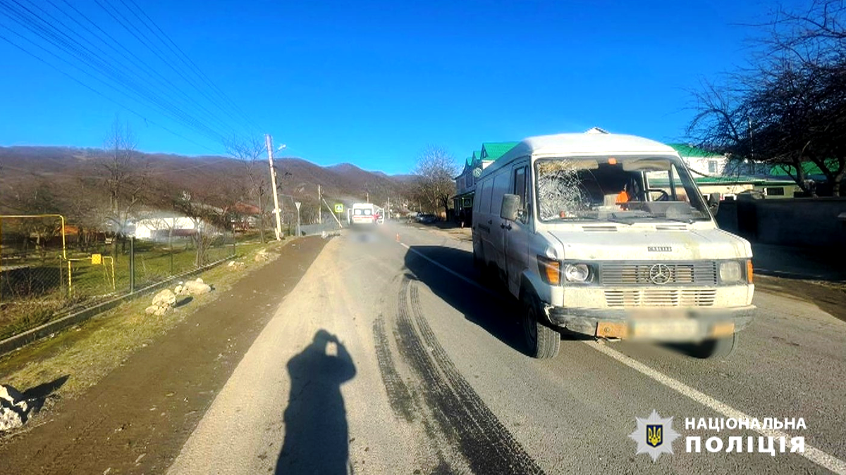 Смертельна ДТП: на Косівщині водій мікроавтобуса збив велосипедиста