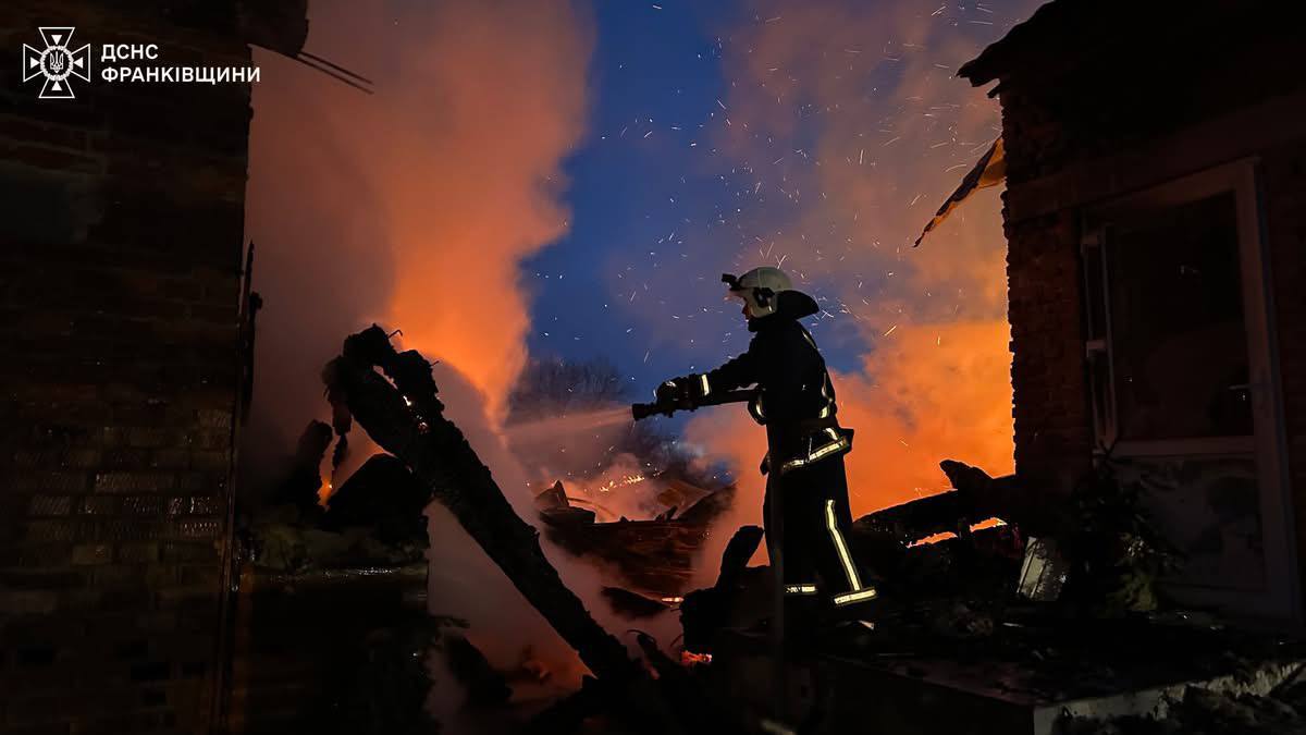 На світанку горіла школа на Івано-Франківщині