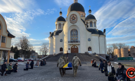 До Коломиї "на щиті" повернувся Герой Микола Лакус