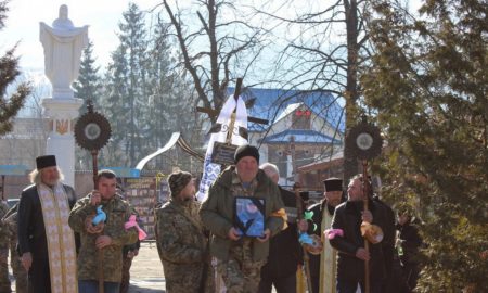 Верховина провела в останню путь померлого захисника Валерія Данілейчука