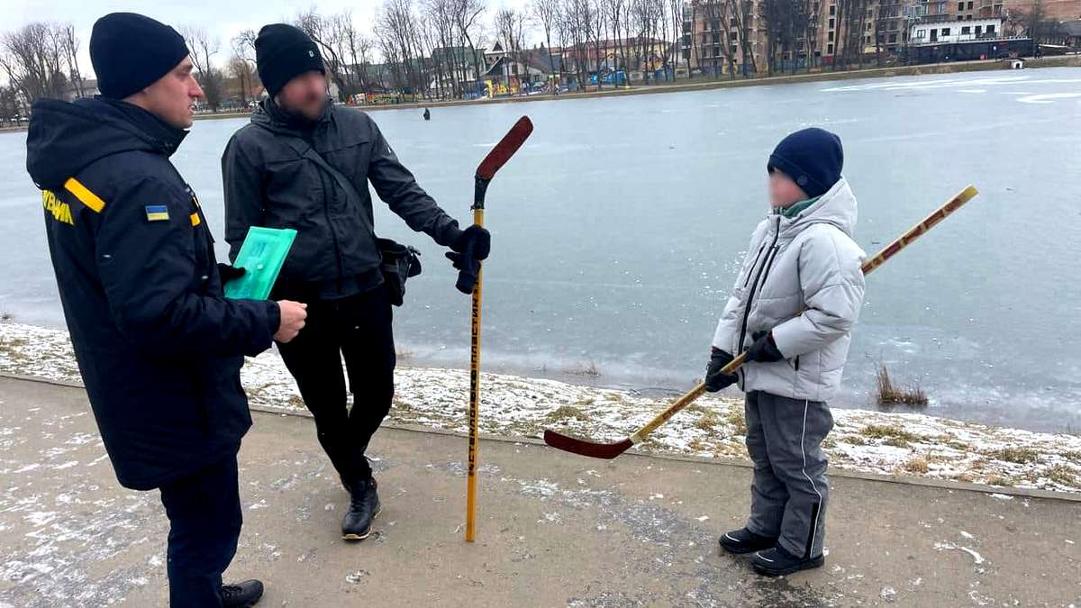 На лід - зась! Рятувальники попереджали коломиян про небезпеку