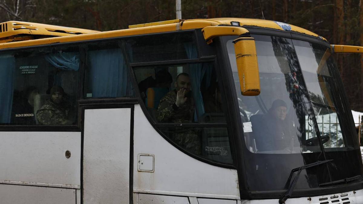 Майже 3 роки у полоні: додому повернувся воїн з Прикарпаття Василь Казимірко