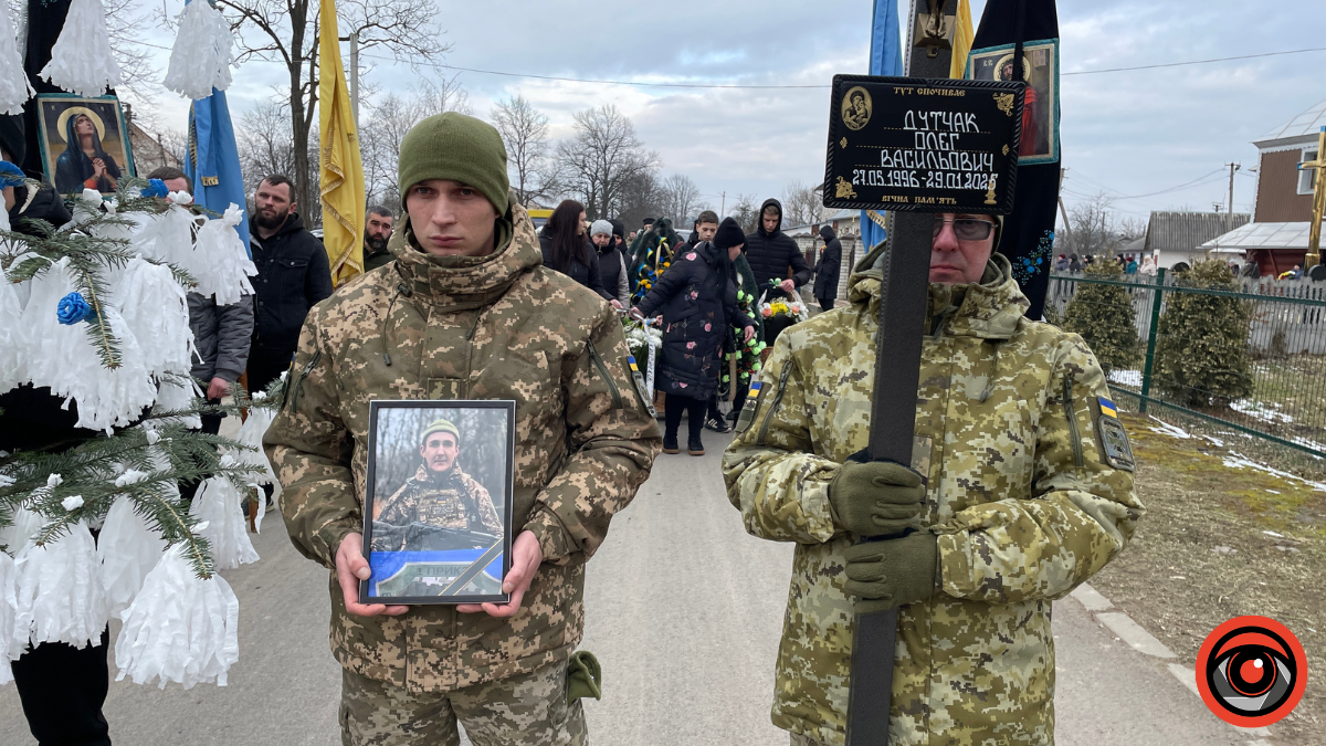 Коломийська громада провела в останню дорогу Героя Олега Дутчака