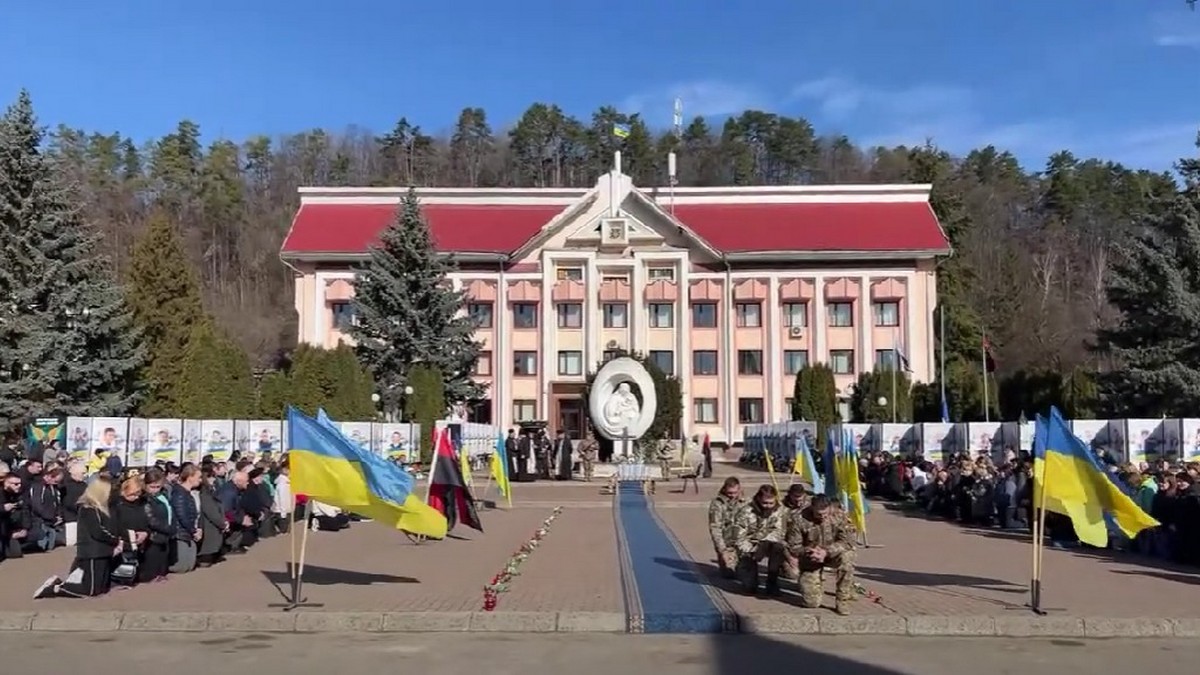 У Косові віддали данину шани полеглому воїну Василю Дідківському